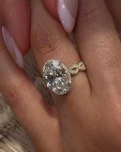Anillo de compromiso de oro macizo de 14K y 18K con diamante de corte ovalado de 3.70 quilates, halo oculto, solitario, cultivado en laboratorio, joyería nupcial moderna para mujer, venta al por mayor - Product Image 6