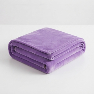 Couverture en peluche lilas, en polaire et flanelle, tricotée, personnalisée pour la maison et les voyages - Product Image 1