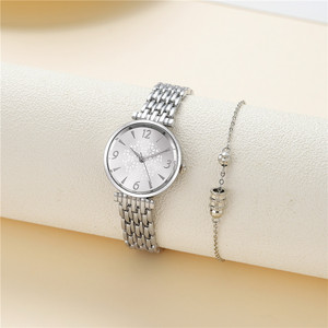 NW1311 Ensemble montre et bracelet pour femme avec affichage analogique et cadran serti de diamants - Product Image 2