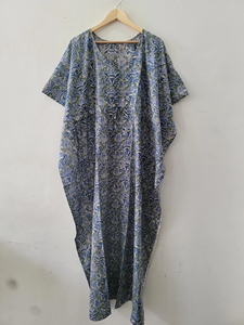 Nuevo Kimono Elegante Informal con Estampado Floral, Hecho a Mano en Azul Índigo, con Estampado Ajrakh, de Algodón Puro para Mujer - Product Image 2