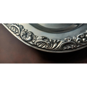 Plateau de service rectangulaire vintage en acier inoxydable, finition argentée polie, plateau moderne en métal texturé pour la restauration et la décoration intérieure - Product Image 1
