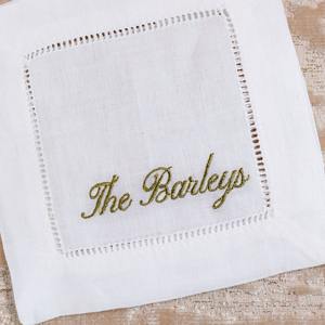 ผ้าเช็ดปากปักลายอักษรย่อ 100% ผ้าลินิน ปักขอบแบบญี่ปุ่น ใช้ซ้ำได้ สำหรับงานเลี้ยงค็อกเทล สีตามสั่ง - Product Image 1