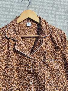 Ensemble de pyjama pour femmes en coton à imprimé floral, vêtements de détente faits à la main avec col en V, fermeture à cordon, manches longues, doux et respirant - Product Image 6