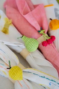 Anillos de Servilleta de Bambú Hechos a Mano con Diseño de Frutas: Fresa, Limón, Cereza, Uva, Pera, Naranja, Decoración Ecológica para Mesa de Fiesta, 5 cm de Ancho - Product Image 4