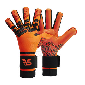 Guantes de portero listos para el partido, fabricados con tecnología de palma de látex para un mejor agarre y manejo del balón, guantes de portero ligeros. - Product Image 2