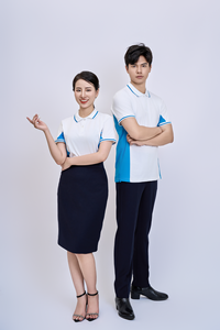 เสื้อเชิ้ตสีขาวสไตล์เวียดนาม แต่งขอบสีฟ้า ผ้าโพลีเอสเตอร์เนื้อนุ่ม ระบายอากาศดี แขนสั้น โลโก้ด้านหน้า น้ำหนัก 200 กรัม - Product Image 3