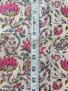Tissu en coton imprimé à la main à motifs floraux indiens en gros pour crème rose, rose, bleu beau pour vêtements de filles, décoration, rideaux, sacs - Product Image 3