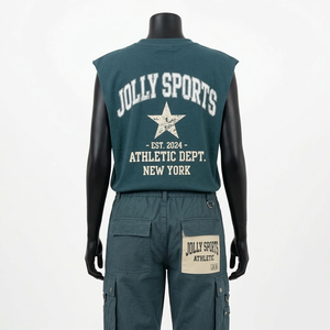 Conjunto de Mujer Premium: Camiseta de Algodón 200 GSM y Pantalones Cargo Jogger Gris Oscuro con Panel de Bolsillo y Logotipo Bordado/Serigrafiado - Product Image 6