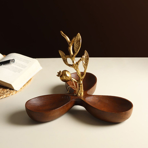 Plateau de service triple en bois de luxe avec poignée en métal doré en forme de branche de grenade pour fruits secs, décoration d'intérieur - Product Image 1