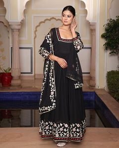 Nouvelle Robe Anarkali Rose Élégante pour Femme, Manches 3/4, en Crêpe de Georgette Semi-Couturée, Extensible et Séchage Rapide, Idéale pour Fêtes et Mariages - Product Image 3