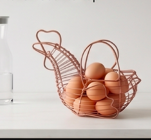 Porte-œufs en fer forgé en forme de poule couleur cuivre, accessoire de cuisine de qualité supérieure et présentoir élégant pour œufs - Product Image 2