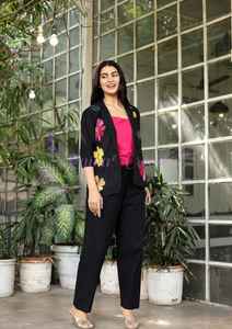 Conjunto de 3 Piezas Blanco para Mujer, Blazer Bordado con Pantalones Cómodos de Algodón, al Mejor Precio al por Mayor - Product Image 2