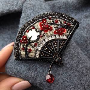 Broche de luxe brodée de perles, faite à la main, décorative, élégante, florale, pour robes et vestes U - Product Image 2