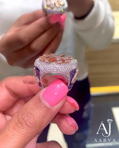 แหวนแต่งงานทรงเรขาคณิตประดับเพชรโมอิสซาไนต์แบบ Iced Out  วงแหวนดีไซน์โดดเด่น ชุบทองคำสีกุหลาบและโรเดียม เงินแท้ 925 ประดับเพชรแบบ Pave Set - Product Image 2