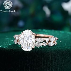 Bague de fiançailles classique pour femme Charm Jewells, trois pierres en moissanite taille coussin, monture à griffes en argent 18 carats, certifiée IGI - Product Image 5