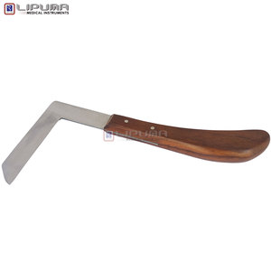 Cuchillo para Pezuñas de Caballo LIPUMA EDGELINE Tipo L para Zurdos, Hoja de Acero Inoxidable, Mango de Madera, Cuidado Profesional de Pezuñas - Product Image 4
