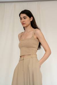 Fasmic International – Crop top vert en tricot pour femme, col carré, sans manches, tricoté à la main en coton, pull fin minimaliste d'été - Product Image 4