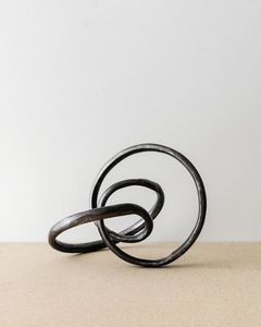 งานประติมากรรมโลหะตกแต่งภายในระดับพรีเมียม แสดงรูปแบบประติมากรรมที่สร้างสรรค์ - Product Image 2