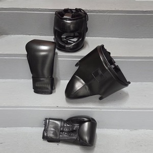 Guantes de Boxeo Profesionales al por Mayor, Conjunto de Protección para Cabeza/Ingle, Cuero Vacuno de Alta Calidad, con Cordones, Personalizables - Product Image 2