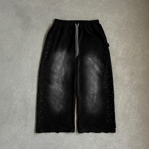 Pantalon de survêtement personnalisé 100% Coton épais, délavé à l'acide, effet vieilli, ourlet brut, coupe oversize, empilé, baggy, avec strass - Product Image 3