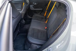 Voiture d'occasion en bon état, Polestar 2 Dual Motor Performance BST Edition 230, modèle 2023, prête à être expédiée - Product Image 3