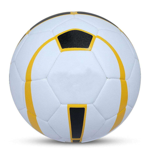 Balón de Fútbol CORE FIELD Blanco, Amarillo y Negro, Cosido a Máquina, Ligero, Ecológico, para Entrenamiento en Interiores/Exteriores - Product Image 3