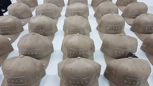 Gorra de Diseño Premium con Corona Estructurada, Tela de Alta Calidad y Fabricación con Logotipo Personalizado - Product Image 2