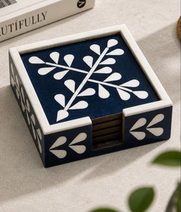 Ensemble de sous-verres carrés élégants en MDF avec motif de feuilles bleu marine et blanc en résine, tapis réutilisables pour café, vin, boissons - Product Image 4