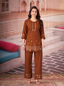 Conjunto de Top y Pantalón Bordado de Rayón Pesado Listo para Usar para Mujer, Estilo Tradicional, Secado Rápido, Sin Arrugas, Elástico - Product Image 1