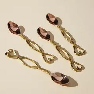 Collection de couverts de luxe en acier inoxydable – Vaisselle élégante pour événements et réceptions - Product Image 5