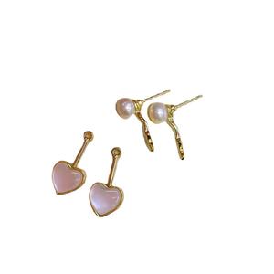 ต่างหูมุกน้ำจืดทรงหัวใจ ดีไซน์เรียบหรู ใช้ได้หลากหลาย พร้อมเข็มเงินแท้ 7-8 ชั้น - Product Image 5