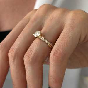 แหวนเพชรเพาะเลี้ยง 1 กะรัต E VVS2 สำหรับหมั้น แหวนทองคำขาว 14k ลายถัก สำหรับขอแต่งงาน ได้รับการรับรองจาก IGI - Product Image 4