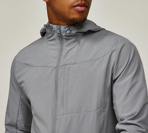 Veste coupe-vent imperméable à capuche pour homme, respirante, séchage rapide, fermeture éclair, service OEM, logo personnalisé, vêtements de sport pour la course à pied et la randonnée en plein air - Product Image 3