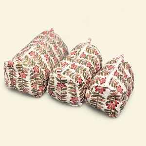 ชุดกระเป๋าเครื่องสำอางพิมพ์ลายบล็อกด้วยมือแบบอาร์ติซาน 3 ชิ้น กันน้ำ ผ้าฝ้ายควิลท์ สำหรับใส่เครื่องสำอางและเครื่องประดับ จากผู้ผลิต - Product Image 6