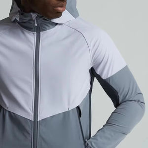 เสื้อแจ็คเก็ตกันน้ำสำหรับผู้ชายแบบสปอร์ตกลางแจ้ง พิมพ์โลโก้สะท้อนแสง ผลิตจากผ้าซอฟต์เชลล์น้ำหนักเบา โพลีเอสเตอร์ 100% - Product Image 5