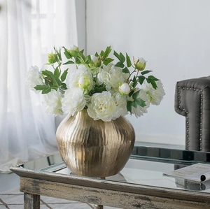 Vase décoratif de table en laiton fait main style Art Déco avec finition martelée, ton or, pour l'intérieur de la maison - Product Image 3
