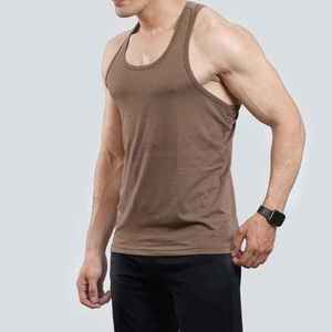 Camisetas sin mangas personalizadas con diseños de sublimación para hombre, de fibra de poliéster de secado rápido, diseño profesional para correr maratones y gimnasio. - Product Image 5