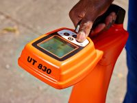 Localizador de Tuberías Subterráneas SEWERIN UT830, 83kHz, Localización Activa y Pasiva, IP65, para Detección de Gas, Agua y Cables