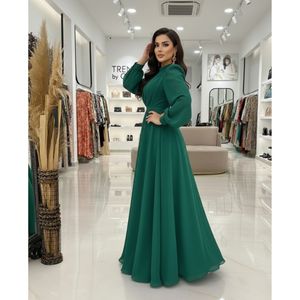 Elegante Traje Formal Anarkali de Tres Piezas en Mezcla de Seda/Satén |   Salwar Kameez Cosido con Bordado para Fiestas y Celebraciones del Eid - Product Image 4