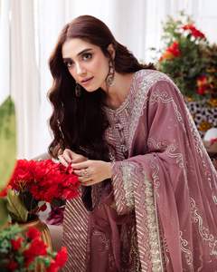 Kurti shalwar indien Punjabi pour l'Aïd, les mariages et les occasions de plage - Les plus beaux vêtements pour femmes en viscose, matière qui absorbe l'humidité et sèche rapidement - Product Image 5