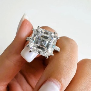 Anillo Solitario de Oro Blanco de 14K con Diamante Cultivado en Laboratorio Certificado por IGI GIA de 1.00 Quilates - Product Image 1