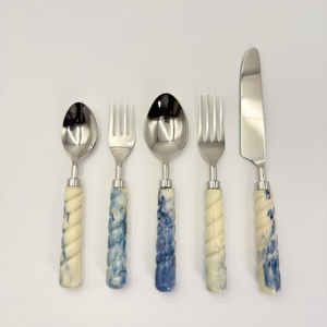 Produit très demandé : Ensemble de couverts en acier inoxydable de 5 pièces avec manche en résine pour la maison, l'hôtel et la restauration à un prix raisonnable - Product Image 3