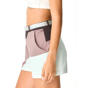 Shorts taille haute pour femme avec logo personnalisé et blocs de couleur, style sportif, séchage rapide, tissu tricoté, coupe classique, fabricant OEM - Product Image 2