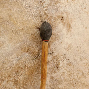 Tambor Chamánico Grande con Marco de Madera y Piel Natural para Sanación Sonora, Meditación y Rituales Tribales, Tambor Chamánico Profesional - Product Image 6