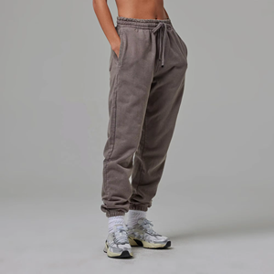 Pantalon de jogging ample et surdimensionné en molleton français pour femme avec logo personnalisé, 100 % coton épais, style hip-hop, idéal pour le sport et la gym - Product Image 5