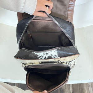 Sac à dos pour femme en cuir véritable, style western, avec gravures florales et détails en fourrure, modèle March Expo, nouveau style, fait main - Product Image 6