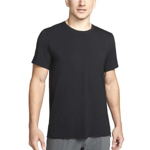 T-shirt homme noir à manches courtes, col rond, coupe classique, en jersey de coton respirant, couleur unie, design simple, en vente - Product Image 1