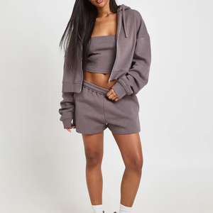 Ensemble de sport et streetwear 2 pièces pour femme de haute qualité, taille XL, couleur personnalisée, sweat à capuche court zippé, short uni au-dessus du genou, séchage rapide et respirant - Product Image 3