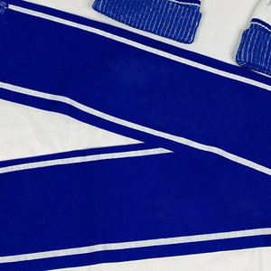 Conjunto de Bufanda y Gorro de Punto Azul Rey y Blanco Zeta Phi Beta Finer Womanhood - Set de Regalo de Lujo de la Hermandad Amicae Legacy, Artículos Universitarios - Product Image 4