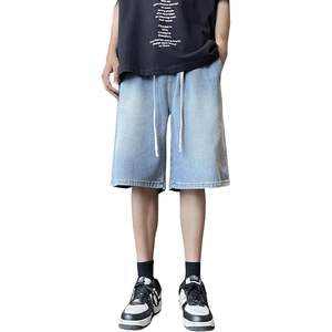 Short baggy en denim pour homme avec taille élastique coupe ample jambe droite patineuse bermuda de plage jorts décorés de cristaux délavés à la lumière - Product Image 1